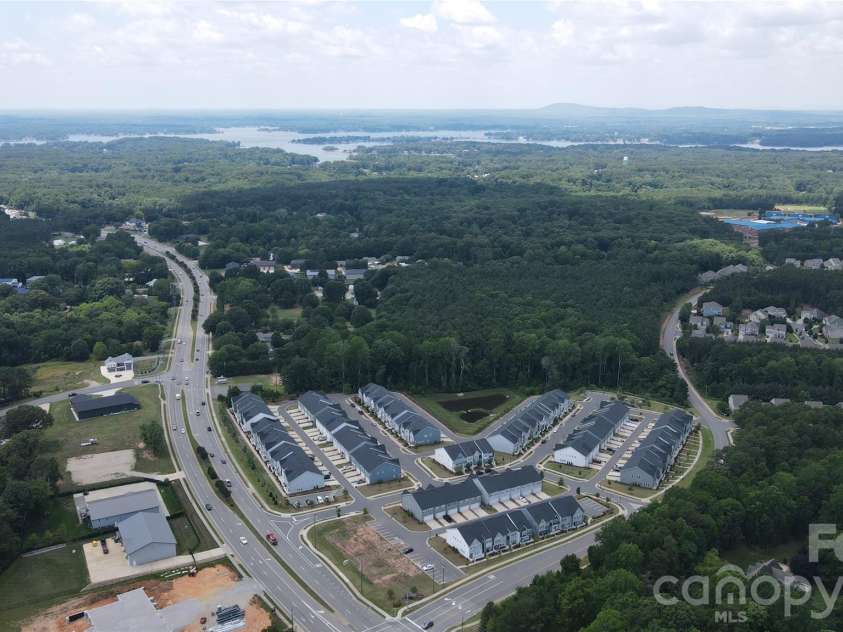 115 Forest Lake Boulevard, Mooresville, NC 28117.  MLS# CAR4396738, YatesRealty ID 33668. 