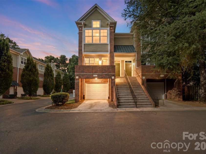 1515 Ranlo Avenue, Charlotte, NC 28204.  MLS# CAR4397021, YatesRealty ID 33669. 