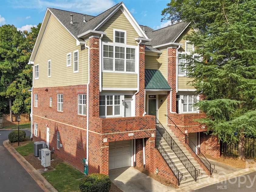 1515 Ranlo Avenue, Charlotte, NC 28204.  MLS# CAR4397021, YatesRealty ID 33669. 
