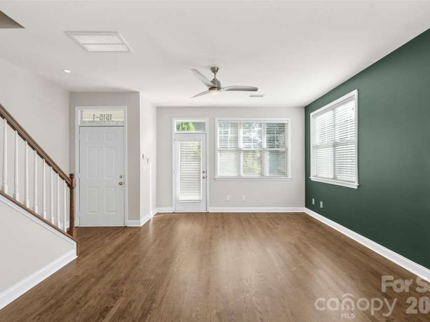 1515 Ranlo Avenue, Charlotte, NC 28204.  MLS# CAR4397021, YatesRealty ID 33669. 