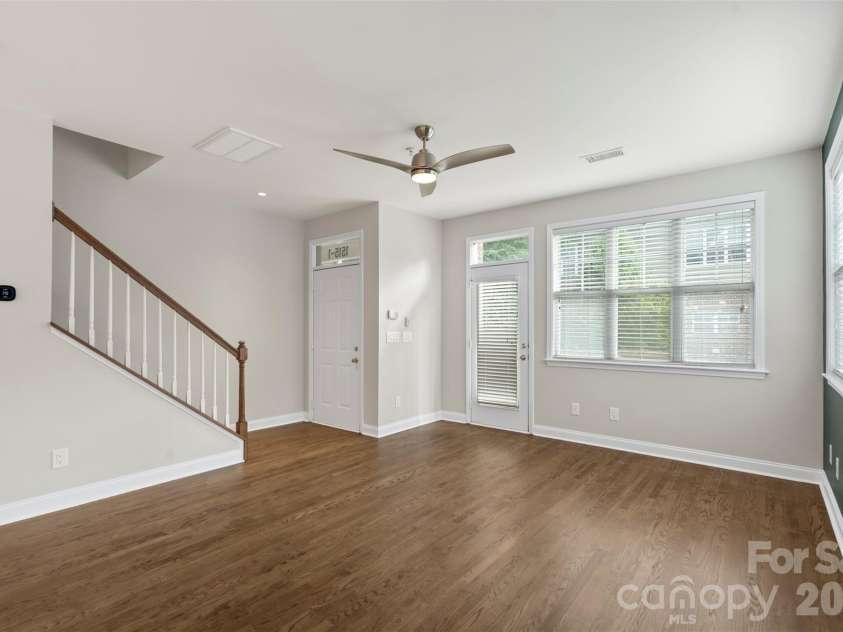 1515 Ranlo Avenue, Charlotte, NC 28204.  MLS# CAR4397021, YatesRealty ID 33669. 