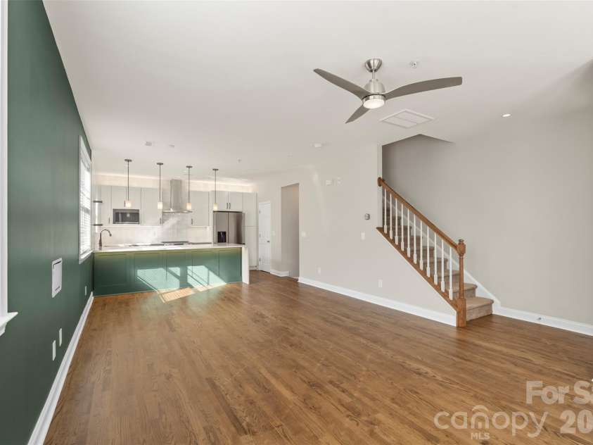 1515 Ranlo Avenue, Charlotte, NC 28204.  MLS# CAR4397021, YatesRealty ID 33669. 
