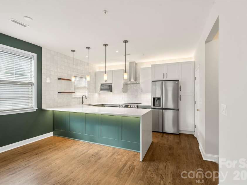 1515 Ranlo Avenue, Charlotte, NC 28204.  MLS# CAR4397021, YatesRealty ID 33669. 