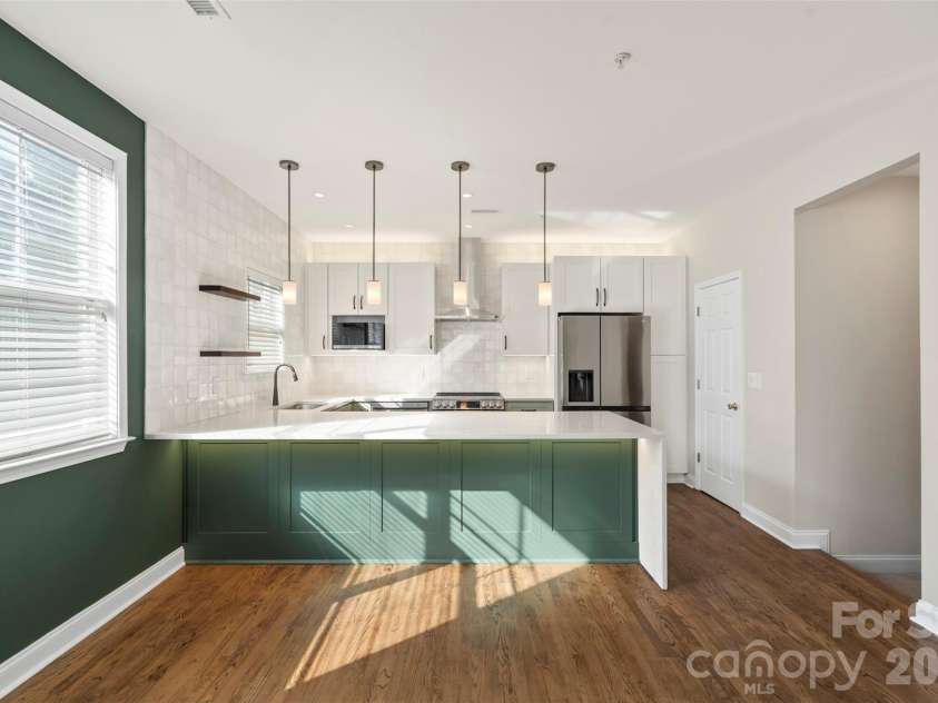 1515 Ranlo Avenue, Charlotte, NC 28204.  MLS# CAR4397021, YatesRealty ID 33669. 