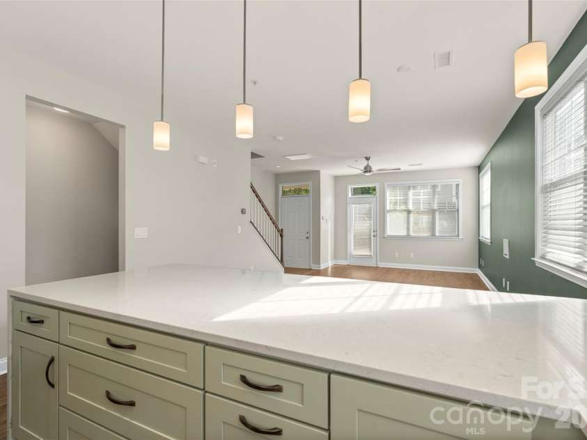 1515 Ranlo Avenue, Charlotte, NC 28204.  MLS# CAR4397021, YatesRealty ID 33669. 