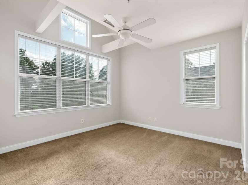 1515 Ranlo Avenue, Charlotte, NC 28204.  MLS# CAR4397021, YatesRealty ID 33669. 