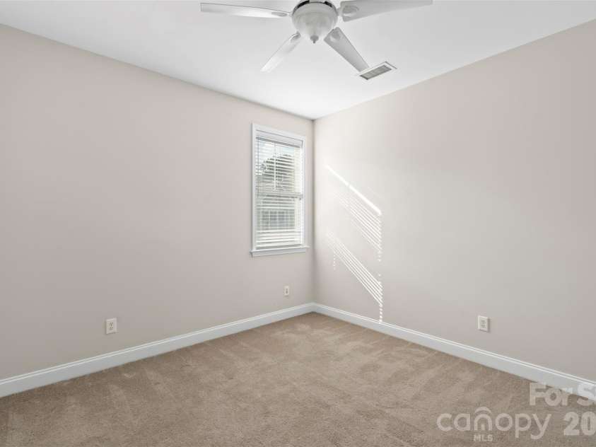 1515 Ranlo Avenue, Charlotte, NC 28204.  MLS# CAR4397021, YatesRealty ID 33669. 