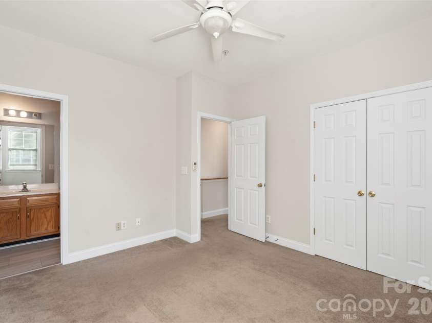 1515 Ranlo Avenue, Charlotte, NC 28204.  MLS# CAR4397021, YatesRealty ID 33669. 
