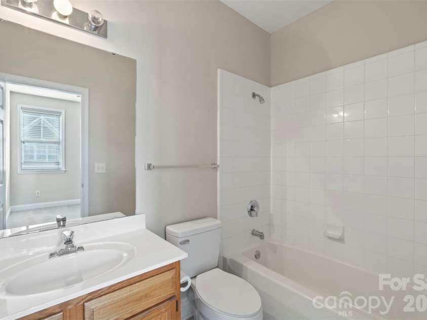1515 Ranlo Avenue, Charlotte, NC 28204.  MLS# CAR4397021, YatesRealty ID 33669. 