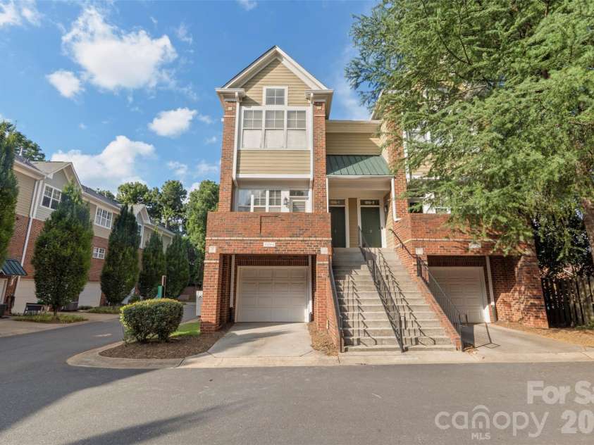 1515 Ranlo Avenue, Charlotte, NC 28204.  MLS# CAR4397021, YatesRealty ID 33669. 