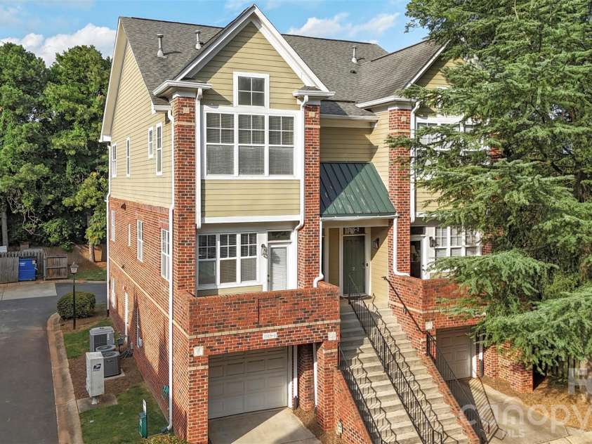 1515 Ranlo Avenue, Charlotte, NC 28204.  MLS# CAR4397021, YatesRealty ID 33669. 
