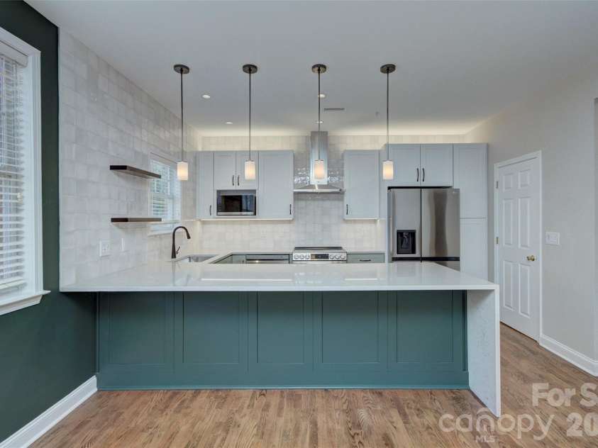 1515 Ranlo Avenue, Charlotte, NC 28204.  MLS# CAR4397021, YatesRealty ID 33669. 