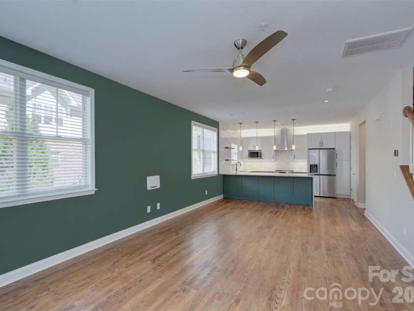 1515 Ranlo Avenue, Charlotte, NC 28204.  MLS# CAR4397021, YatesRealty ID 33669. 