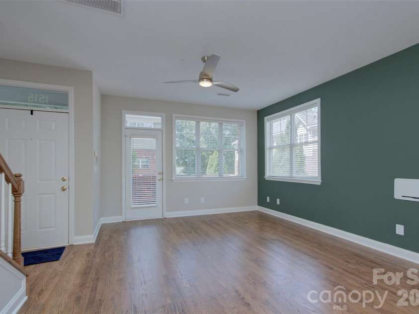 1515 Ranlo Avenue, Charlotte, NC 28204.  MLS# CAR4397021, YatesRealty ID 33669. 