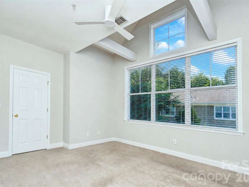 1515 Ranlo Avenue, Charlotte, NC 28204.  MLS# CAR4397021, YatesRealty ID 33669. 