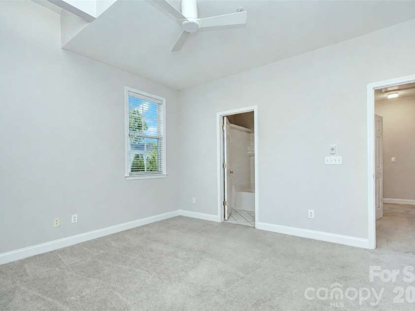 1515 Ranlo Avenue, Charlotte, NC 28204.  MLS# CAR4397021, YatesRealty ID 33669. 