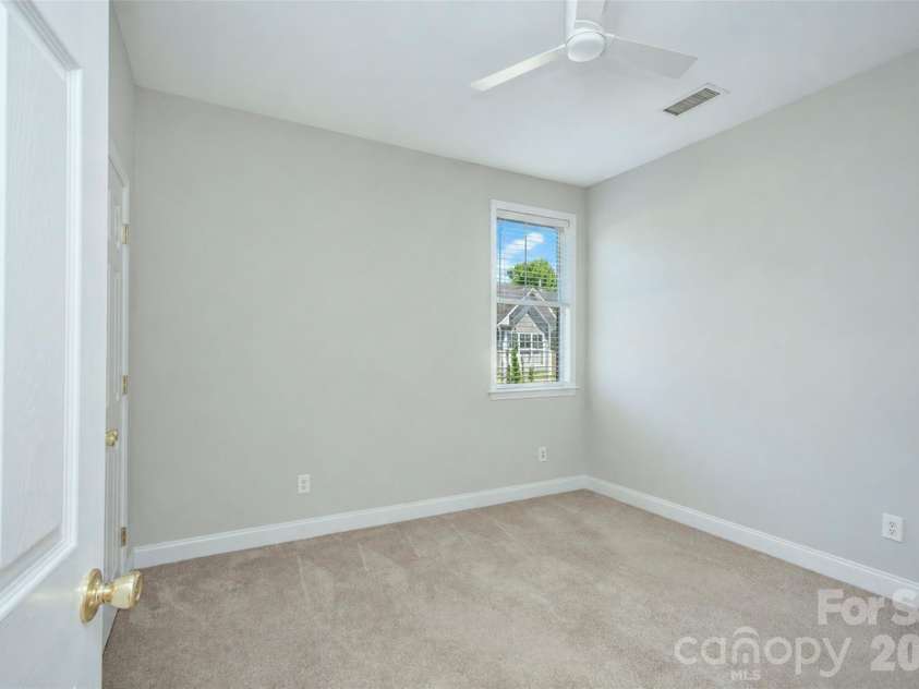 1515 Ranlo Avenue, Charlotte, NC 28204.  MLS# CAR4397021, YatesRealty ID 33669. 