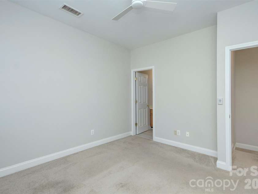 1515 Ranlo Avenue, Charlotte, NC 28204.  MLS# CAR4397021, YatesRealty ID 33669. 