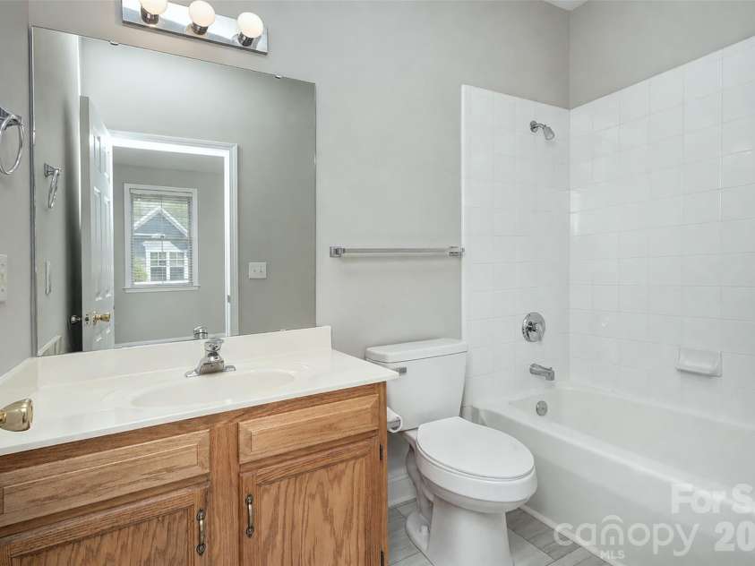 1515 Ranlo Avenue, Charlotte, NC 28204.  MLS# CAR4397021, YatesRealty ID 33669. 