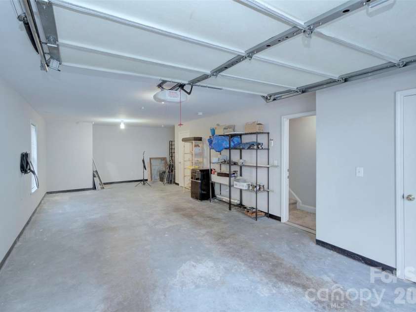 1515 Ranlo Avenue, Charlotte, NC 28204.  MLS# CAR4397021, YatesRealty ID 33669. 