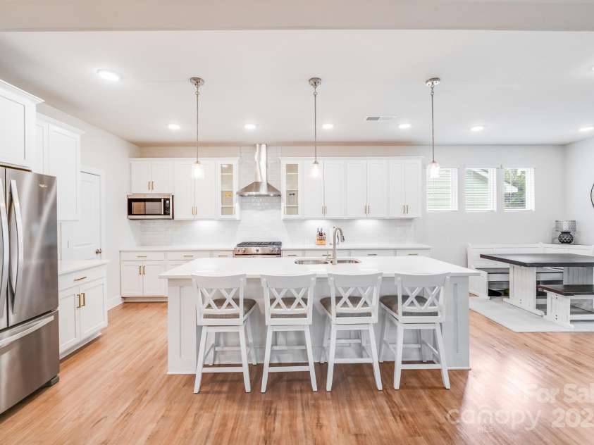 2013 White Cypress Court, Charlotte, NC 28216.  MLS# CAR4292394, YatesRealty ID 33669. 