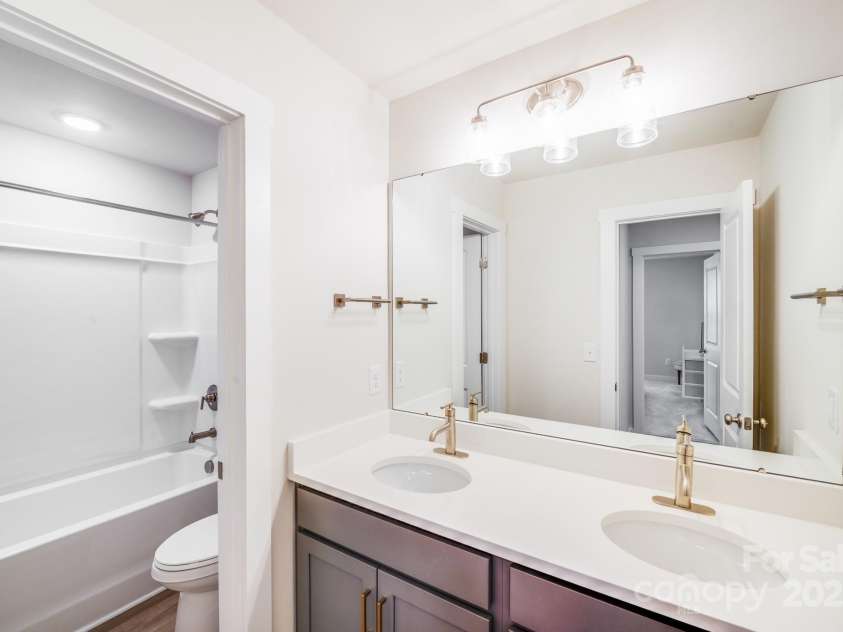 2013 White Cypress Court, Charlotte, NC 28216.  MLS# CAR4292394, YatesRealty ID 33669. 