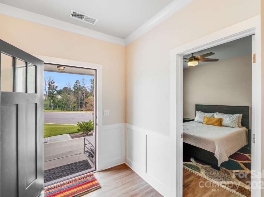 2013 White Cypress Court, Charlotte, NC 28216.  MLS# CAR4292394, YatesRealty ID 33669. 