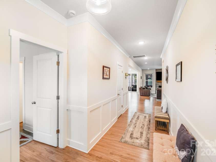 2013 White Cypress Court, Charlotte, NC 28216.  MLS# CAR4292394, YatesRealty ID 33669. 