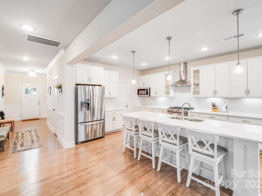 2013 White Cypress Court, Charlotte, NC 28216.  MLS# CAR4292394, YatesRealty ID 33669. 