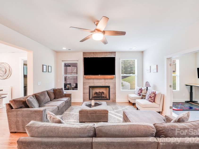 2013 White Cypress Court, Charlotte, NC 28216.  MLS# CAR4292394, YatesRealty ID 33669. 