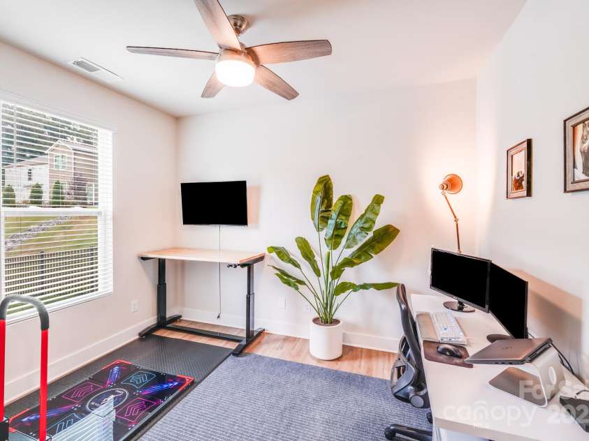 2013 White Cypress Court, Charlotte, NC 28216.  MLS# CAR4292394, YatesRealty ID 33669. 