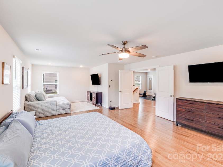 2013 White Cypress Court, Charlotte, NC 28216.  MLS# CAR4292394, YatesRealty ID 33669. 