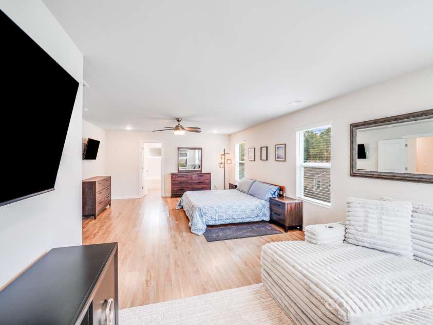 2013 White Cypress Court, Charlotte, NC 28216.  MLS# CAR4292394, YatesRealty ID 33669. 