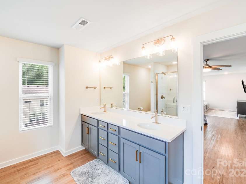 2013 White Cypress Court, Charlotte, NC 28216.  MLS# CAR4292394, YatesRealty ID 33669. 