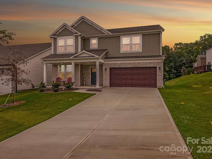 2013 White Cypress Court, Charlotte, NC 28216.  MLS# CAR4292394, YatesRealty ID 33669. 