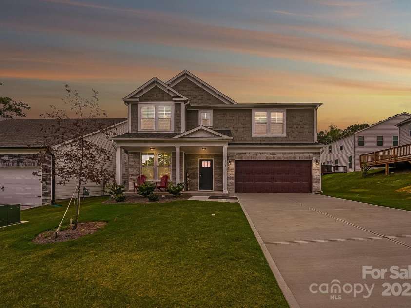 2013 White Cypress Court, Charlotte, NC 28216.  MLS# CAR4292394, YatesRealty ID 33669. 