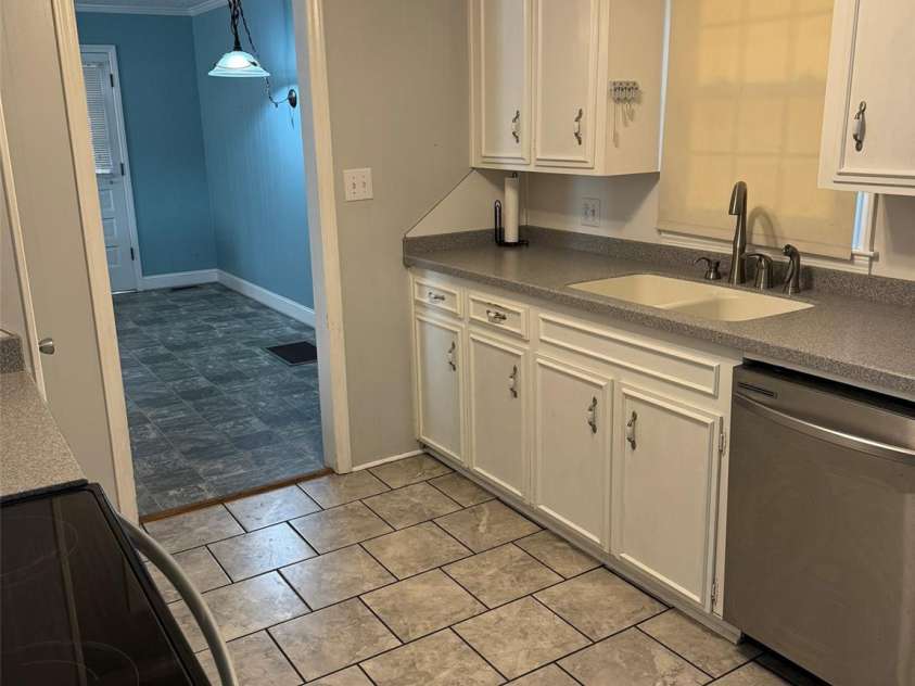 323 Breslin Street, Wadesboro, NC 28170.  MLS# CAR4203572, YatesRealty ID 3367. 