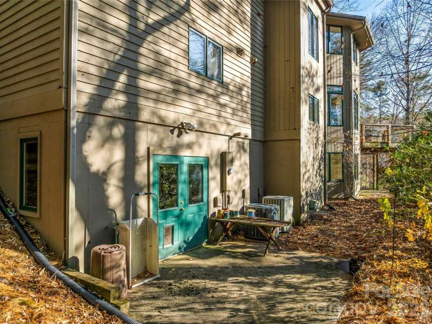 339 Beaverdam Road, Asheville, NC 28804.  MLS# CAR4321982, YatesRealty ID 3367. 