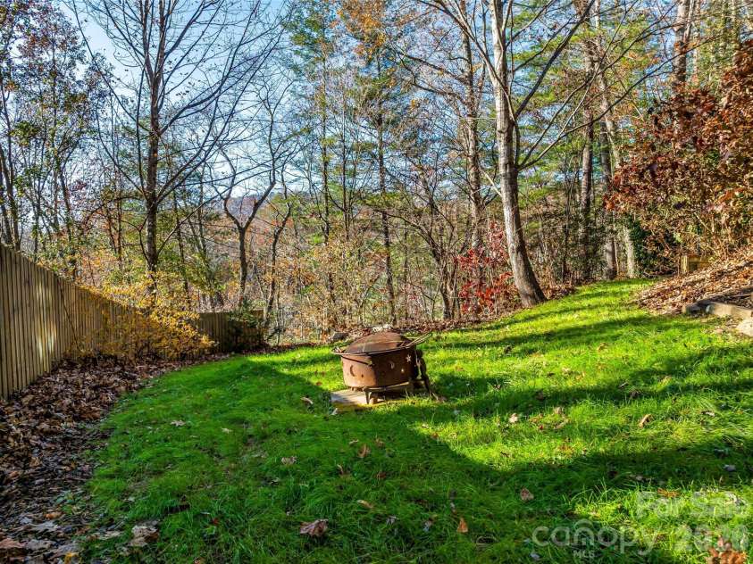 339 Beaverdam Road, Asheville, NC 28804.  MLS# CAR4321982, YatesRealty ID 3367. 