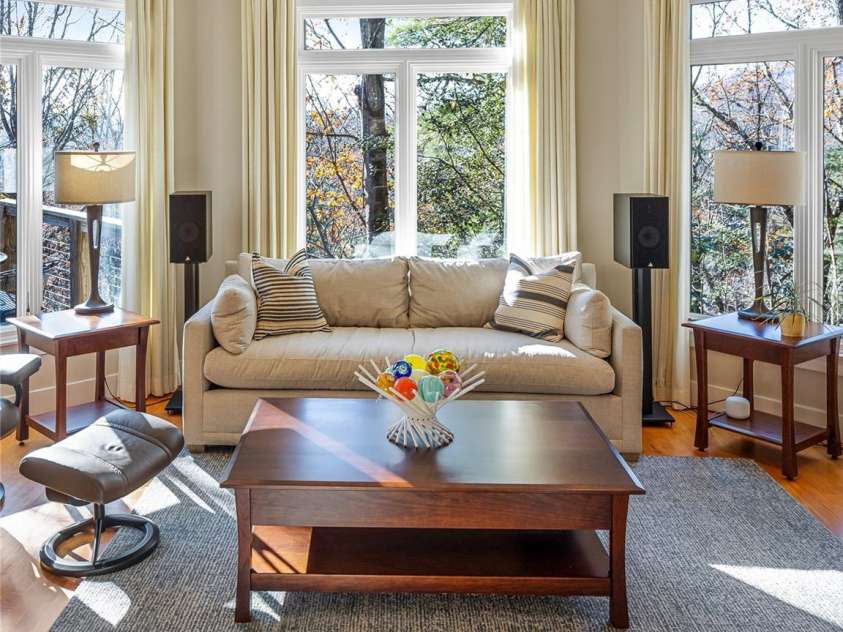 339 Beaverdam Road, Asheville, NC 28804.  MLS# CAR4321982, YatesRealty ID 3367. Bay Windows
