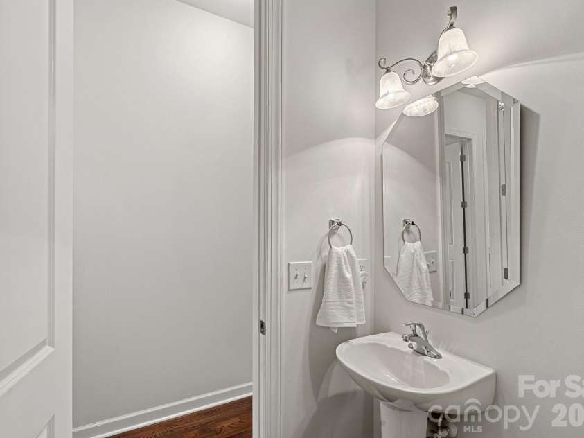 10654 Rippling Stream Drive, Concord, NC 28027.  MLS# CAR4387209, YatesRealty ID 33670. Powder Room