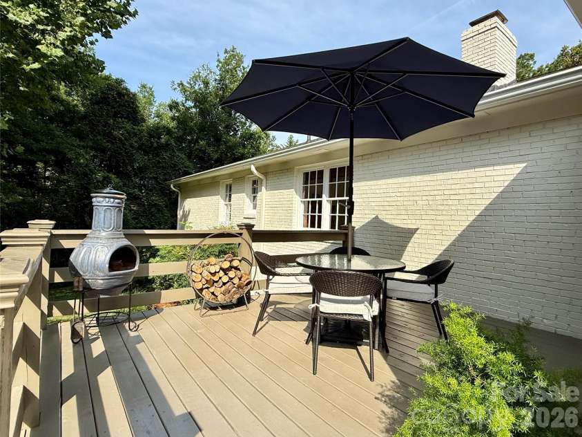 1301 Barden Road, Charlotte, NC 28226.  MLS# CAR4397756, YatesRealty ID 33671. 