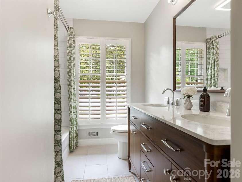 1301 Barden Road, Charlotte, NC 28226.  MLS# CAR4397756, YatesRealty ID 33671. Secondary Bath