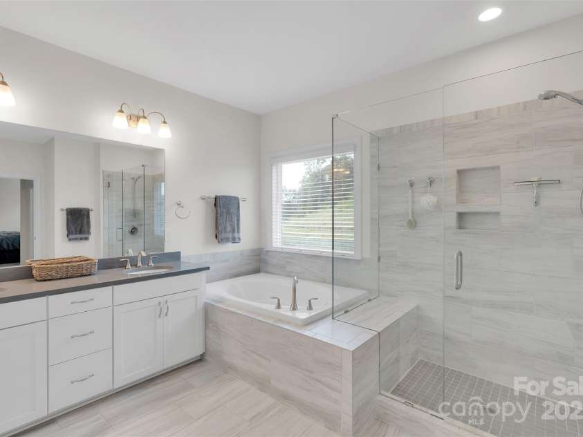 8095 Woodline Lane, Denver, NC 28037.  MLS# CAR4293110, YatesRealty ID 33672. Primary bathroom