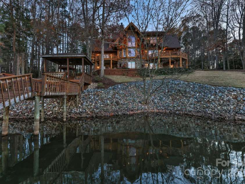 512 Stonemarker Road, Mooresville, NC 28117.  MLS# CAR4289529, YatesRealty ID 33673. 