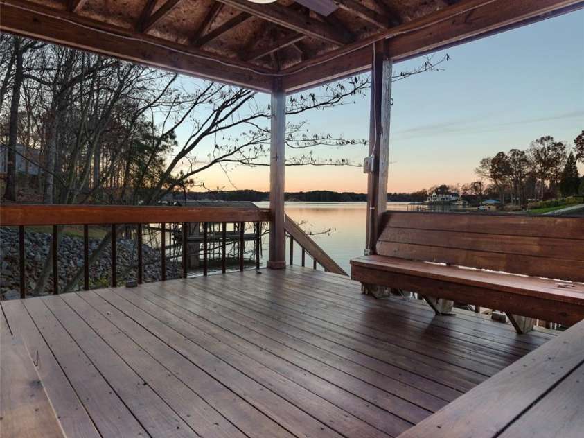 512 Stonemarker Road, Mooresville, NC 28117.  MLS# CAR4289529, YatesRealty ID 33673. 