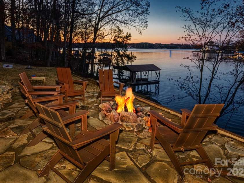 512 Stonemarker Road, Mooresville, NC 28117.  MLS# CAR4289529, YatesRealty ID 33673. 