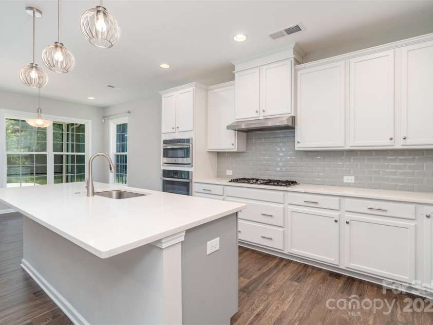 12140 Mcdowell Crossing, Huntersville, NC 28078.  MLS# CAR4293133, YatesRealty ID 33674. 