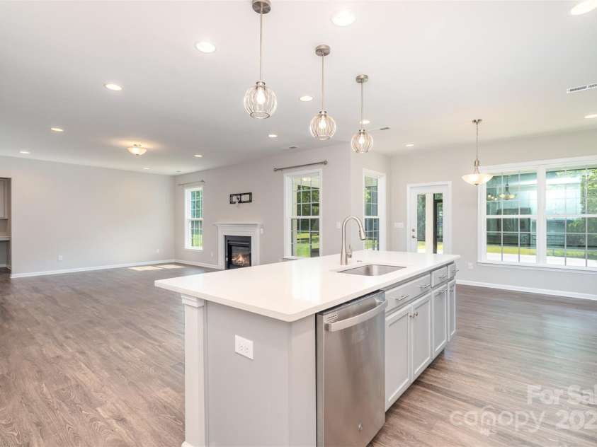 12140 Mcdowell Crossing, Huntersville, NC 28078.  MLS# CAR4293133, YatesRealty ID 33674. 