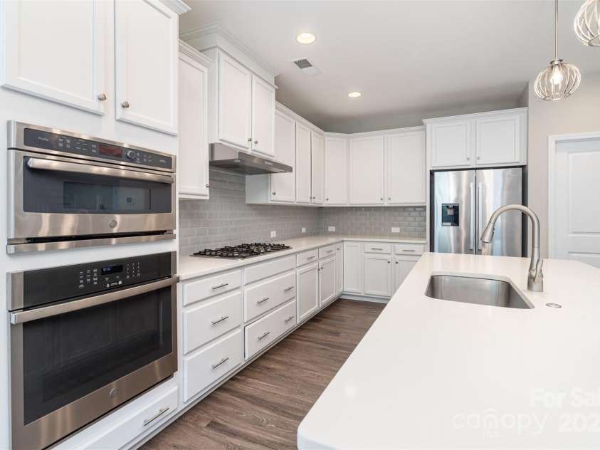 12140 Mcdowell Crossing, Huntersville, NC 28078.  MLS# CAR4293133, YatesRealty ID 33674. 